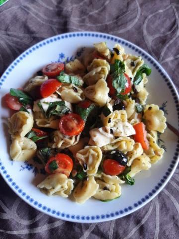 Frischer Tortellini-salat getoppt mit Mozzarella von Fischtowny | Hochgeladen von: Fischtowny