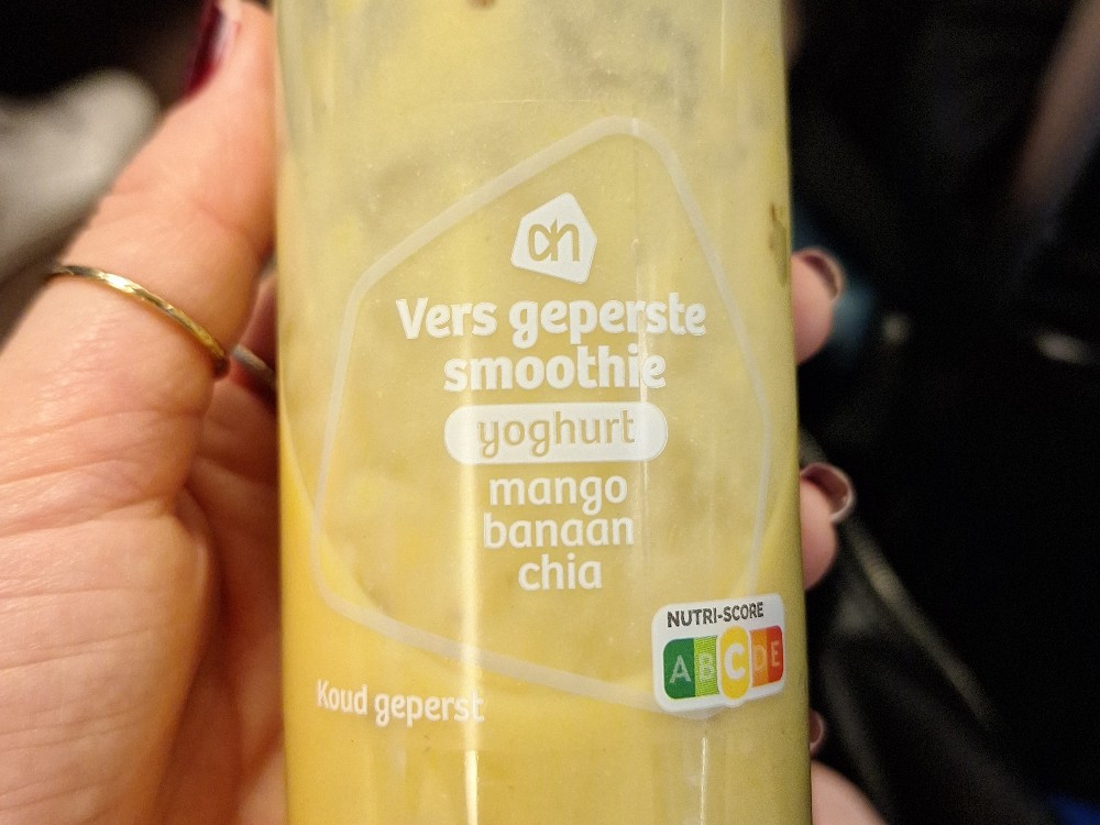 Vers geperste smoothie, yoghurt, banaan, chia von svenjie | Hochgeladen von: svenjie Vers geperste smoothie, yoghurt, banaan, chia von svenjie | Hochgeladen von: svenjie