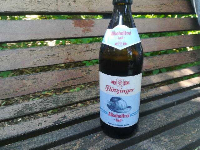 Flötzinger alkoholfreies-Helles von Malynaa | Hochgeladen von: Malynaa