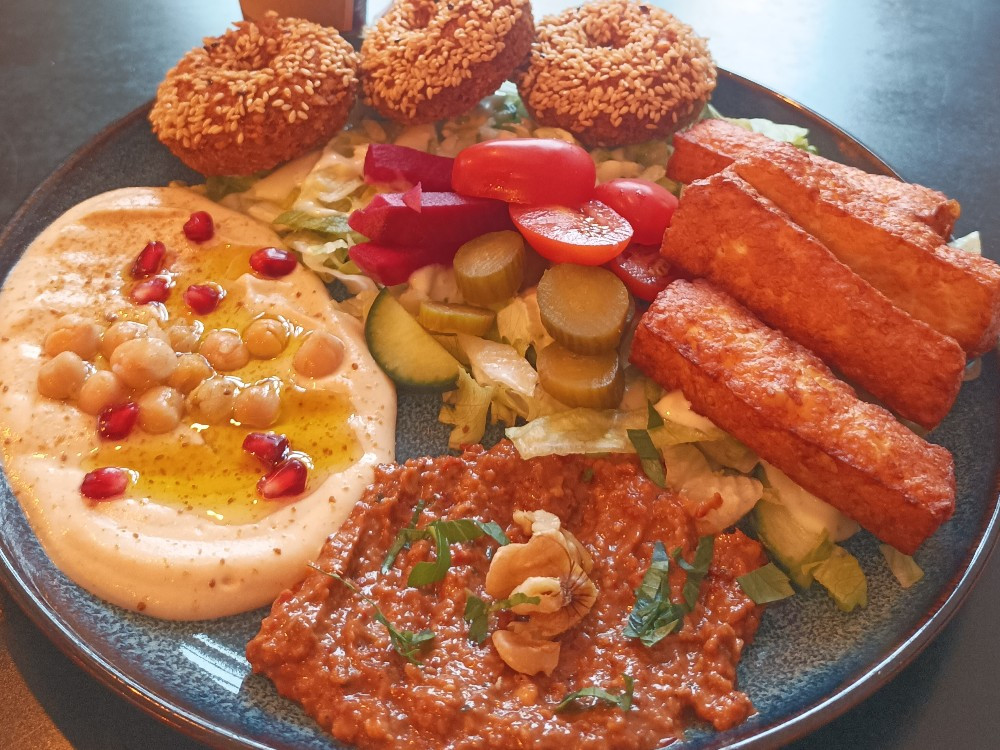 Hochgeladen von: moetreatsia Hochgeladen von: moetreatsia