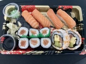 Park N Shop Sushi Salmon Deluxe Box 12Pc., Lachs - 4x Nigiri | Hochgeladen von: missydxb