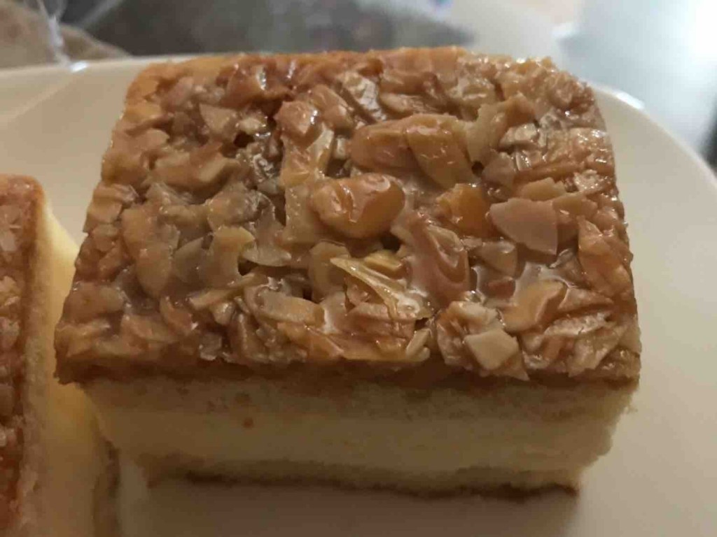 Meistertorte Mandel-Bienenstich von tom997 | Hochgeladen von: tom997 Meistertorte Mandel-Bienenstich von tom997 | Hochgeladen von: tom997