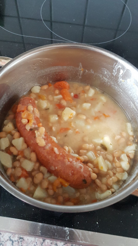 Großmutters weiße Bohnensuppe mit knackiger Bockwurst von Mao75 | Hochgeladen von: Mao75