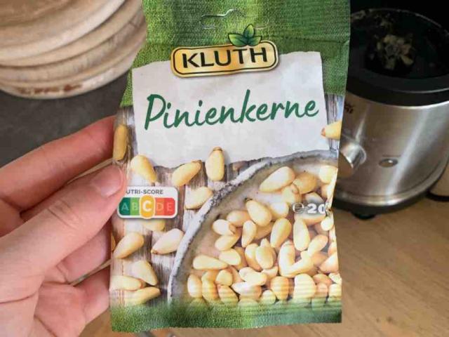 Pinien Kerne by hannahwllt | Uploaded by: hannahwllt