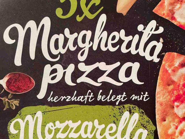 Pizza Magherita by MatthewSmith | Uploaded by: MatthewSmith
