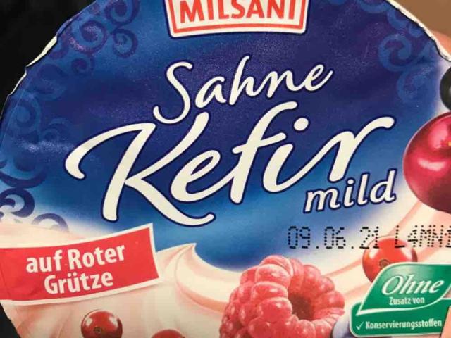 Sahne Kefir, auf roter Grütze von Maciej | Hochgeladen von: Maciej