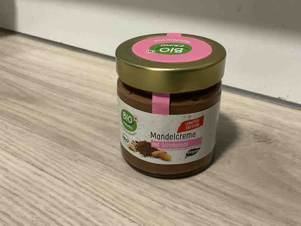 Mandelcreme, Mit Schokolade von Tawi96 | Hochgeladen von: Tawi96