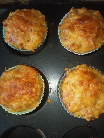 Pikante Muffins mit Salami, Buch S.42 von Serada | Hochgeladen von: Serada