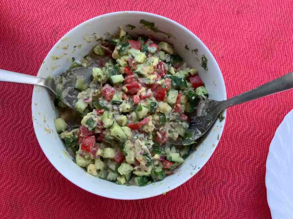 Gurken-Avocado-Tomaten-Salat(Mife), mit Sauermilchdressing von M | Hochgeladen von: MFelgner