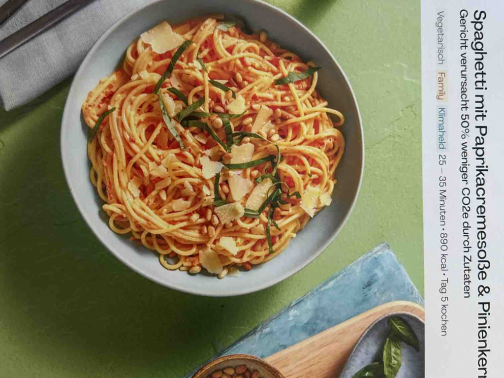 Spaghetti mit Paprikacremesoße & Pinienkernen von JulianC. | Hochgeladen von: JulianC.