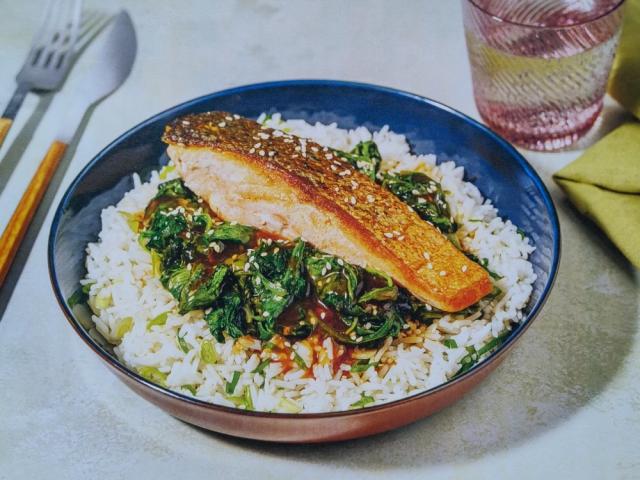 Lachs mit Spinat in süß-saurer Aprikosensoße, auf Sesam-Reis von | Hochgeladen von: SadSummerRendezvous Lachs mit Spinat in süß-saurer Aprikosensoße, auf Sesam-Reis von | Hochgeladen von: SadSummerRendezvous