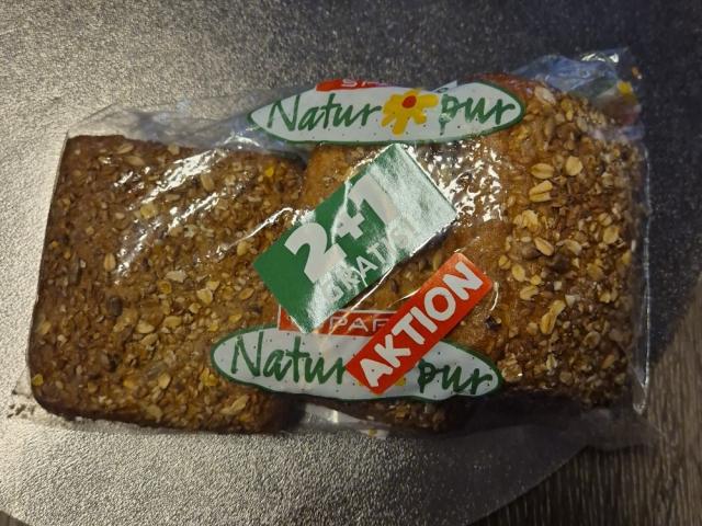 Hochgeladen von: stuckschwoaf