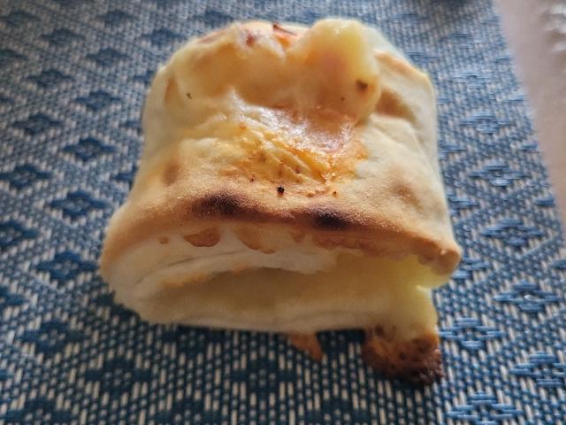Pizzabrötchen (gefüllt mit Käse) von Heike Uellenberg | Hochgeladen von: Heike Uellenberg Pizzabrötchen (gefüllt mit Käse) von Heike Uellenberg | Hochgeladen von: Heike Uellenberg