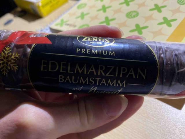 Nougat Baumstamm by Fettigel | Uploaded by: Fettigel