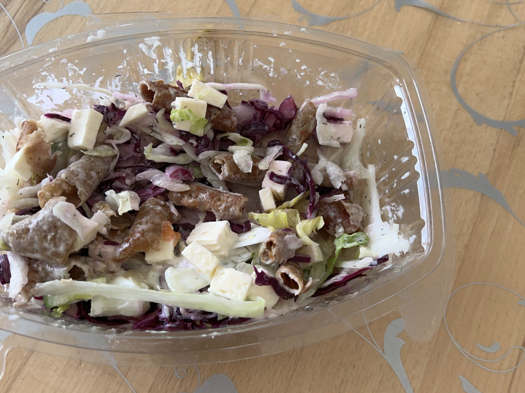 Dönersalat mit Schafskäse von bauerauingen | Hochgeladen von: bauerauingen Dönersalat mit Schafskäse von bauerauingen | Hochgeladen von: bauerauingen