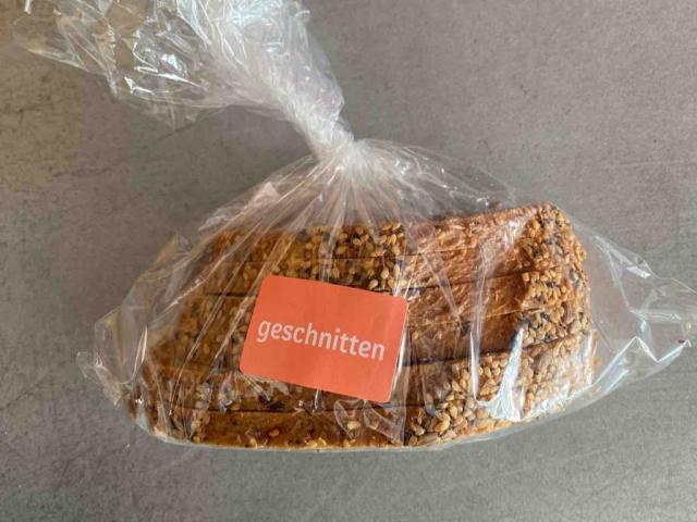 Weltmeisterbrot, halbes Brot, geschmitten von antoniaselinax | Hochgeladen von: antoniaselinax