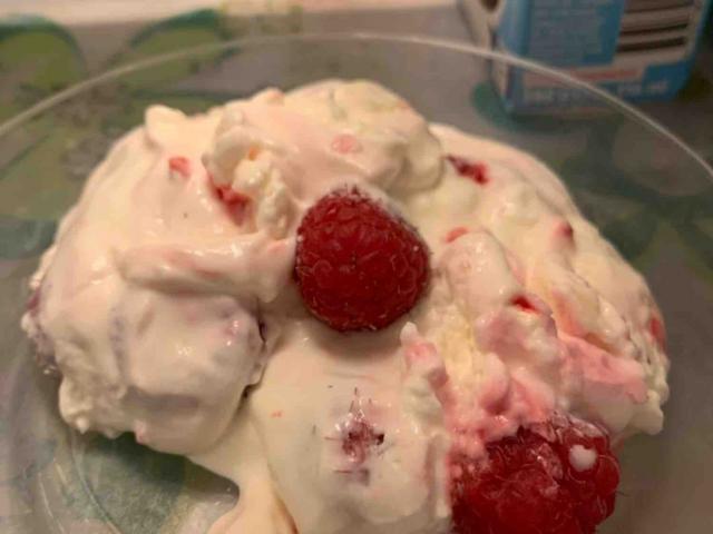 Quarkdessert, mit Himbeeren von tkkkcc | Hochgeladen von: tkkkcc