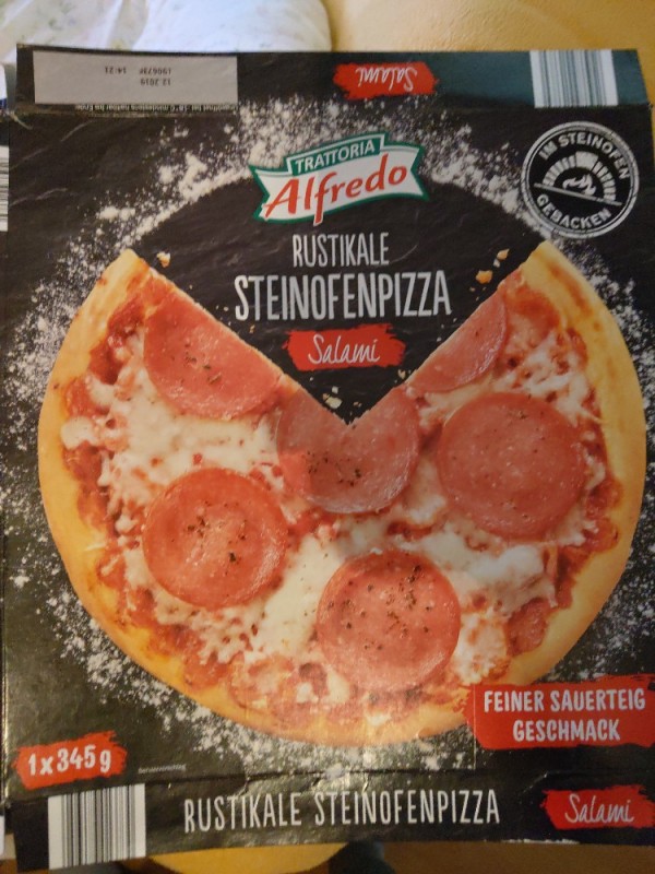 Alfredo rustikale Steinofen Pizza Salami von christianfillia366 | Hochgeladen von: christianfillia366