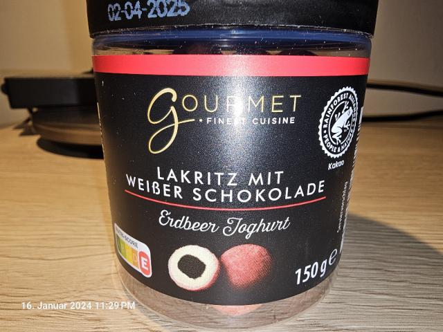 Lakritz mit weißer Schokolade, Erdbeer Joghurt von ploetzlichbun | Hochgeladen von: ploetzlichbunt