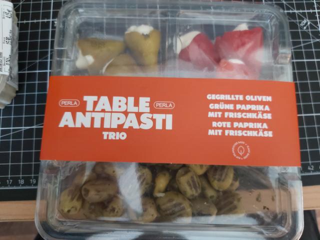 Table Antipasti Trio, Oliven, Paprika, Frischkäse by rboe | Hochgeladen von: rboe
