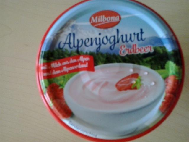 Alpenjoghurt , Erdbeer | Hochgeladen von: sabinefranzpalm