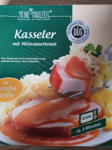 Kassler mit Weinsauerkraut, mit Kartoffelwürfeln von Azeron | Hochgeladen von: Azeron