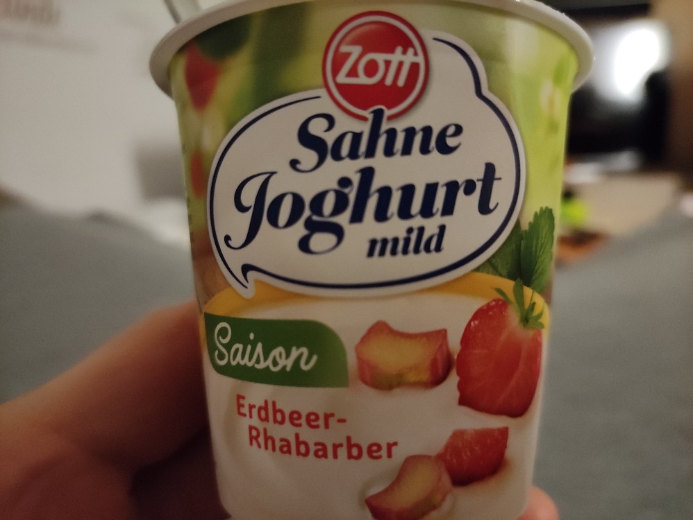 Zott Sahne Joghurt Erdbeer Rhabarber von kamikazepacman | Hochgeladen von: kamikazepacman