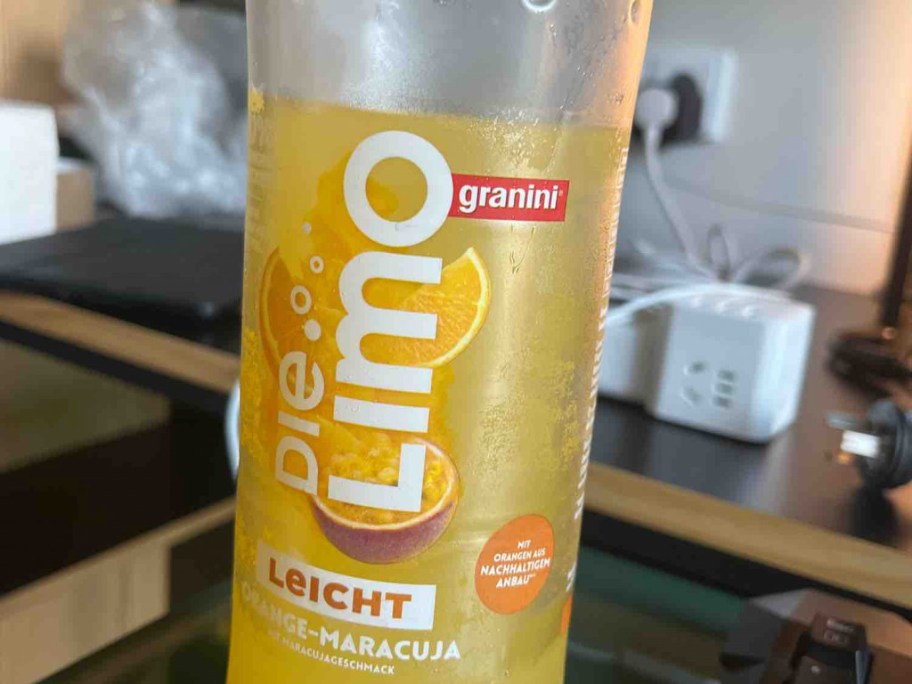 Die Limo Leicht (Orange-Maracuja), Wasser, Zitronensaft, Zucker, | Hochgeladen von: leopold049
