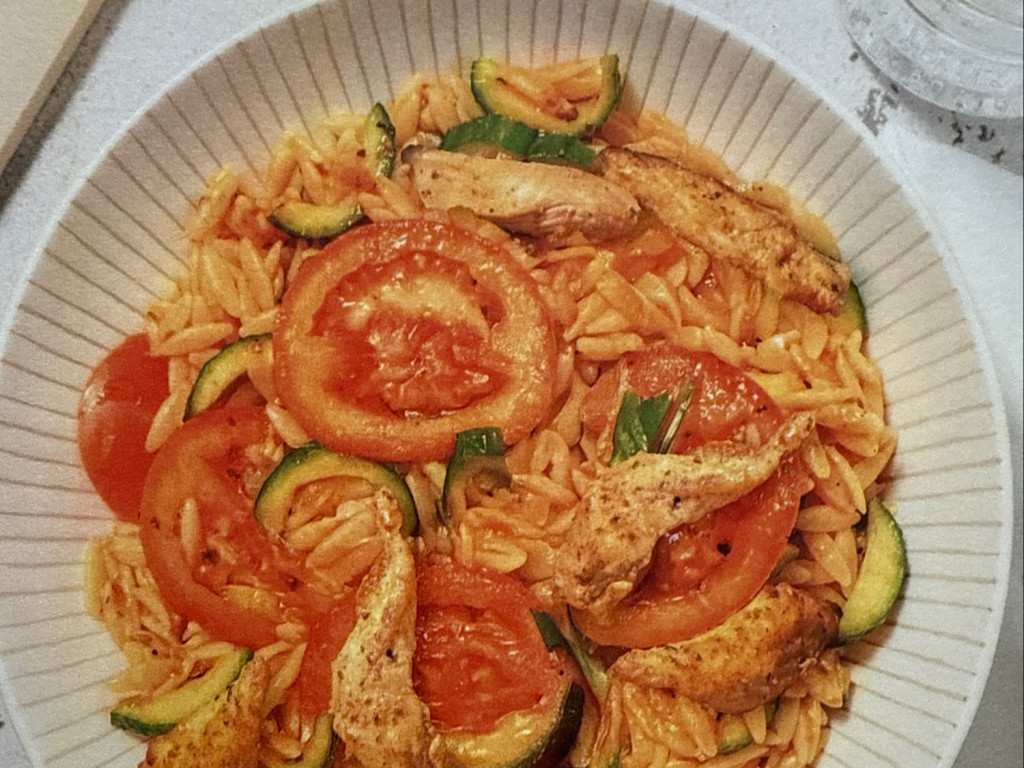 Pollo in mediterraner Marinade auf Orzo von AlexanderTo | Hochgeladen von: AlexanderTo Pollo in mediterraner Marinade auf Orzo von AlexanderTo | Hochgeladen von: AlexanderTo