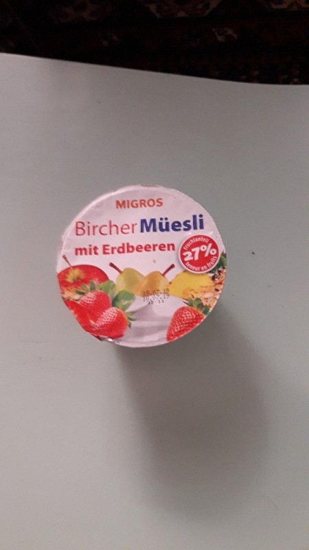 Bircher Müsli mit Erdbeeren, Vollmilch von msauterel108 | Hochgeladen von: msauterel108
