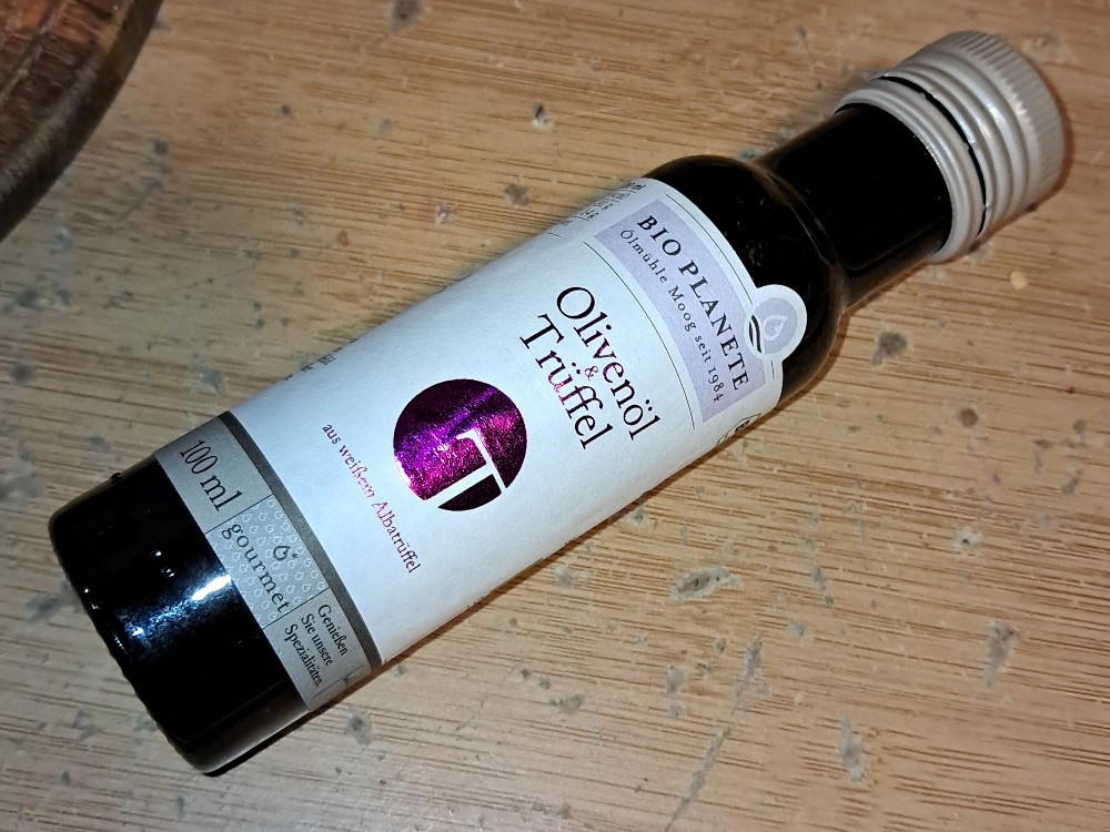 Olivenöl mit Trüffel, aus weißem Albatrüffel von Mobelix | Hochgeladen von: Mobelix Olivenöl mit Trüffel, aus weißem Albatrüffel von Mobelix | Hochgeladen von: Mobelix