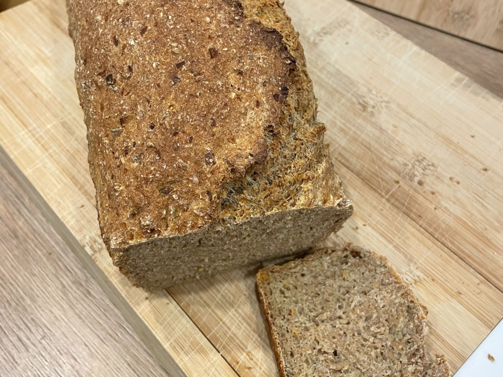Weizen-Vollkornbrot, Mit Snack, Möhren und Frühlingszwiebeln von | Hochgeladen von: MagtheSag Weizen-Vollkornbrot, Mit Snack, Möhren und Frühlingszwiebeln von | Hochgeladen von: MagtheSag