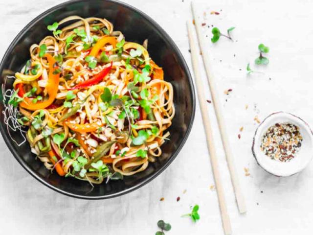 OFFSET  - One-Pot-Pasta mit Erdnüssen von boreimess | Hochgeladen von: boreimess