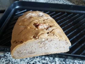 Walnussbrot selbstgemacht | Hochgeladen von: reg.