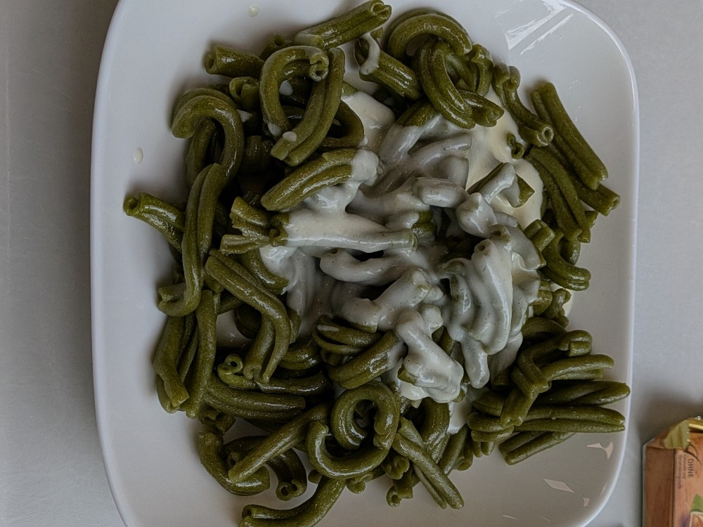 Hausgemachte Spinatpasta mit cremiger Knoblauchsoße von yvettehu | Hochgeladen von: yvettehummel@googlemail.com Hausgemachte Spinatpasta mit cremiger Knoblauchsoße von yvettehu | Hochgeladen von: yvettehummel@googlemail.com