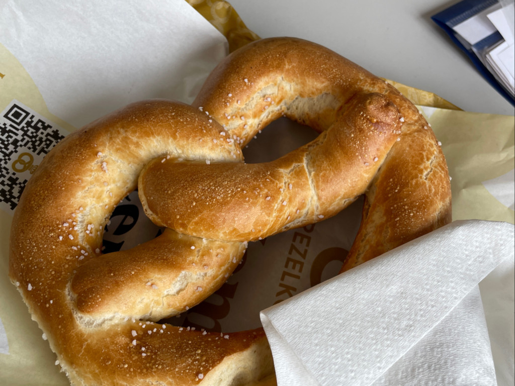 Brezel original von senia | Hochgeladen von: senia Brezel original von senia | Hochgeladen von: senia