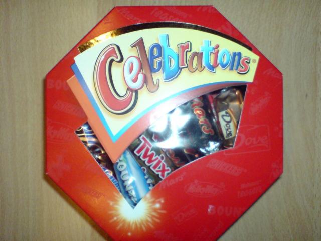 Celebrations, Mischung aus gefüllten Milchschokoladen | Hochgeladen von: huhn2