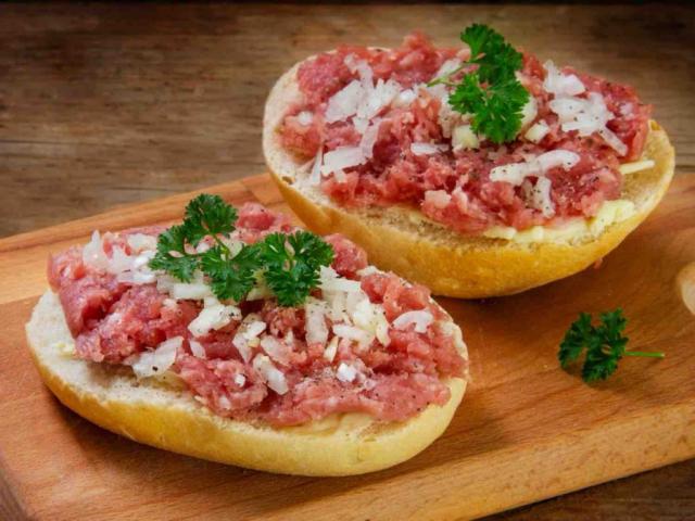 Mett Brötchen von Osborne | Hochgeladen von: Osborne