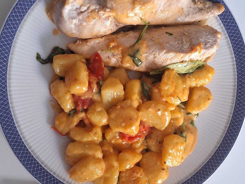 Hochgeladen von: ElenFlow