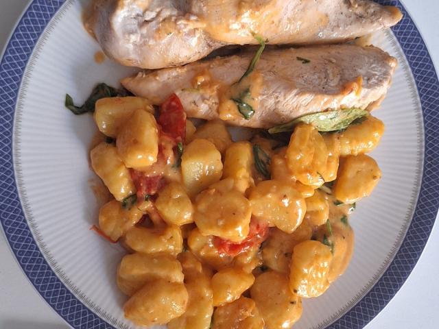 Hochgeladen von: ElenFlow