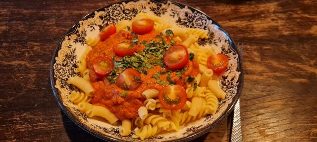 Torchietti in Cashew-Tomaten Soße von Anni86FFM | Hochgeladen von: Anni86FFM