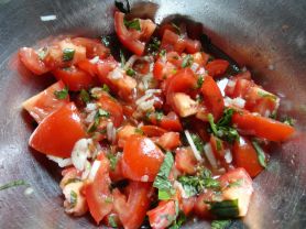 Tomatensalat selbst gemacht | Hochgeladen von: reg.