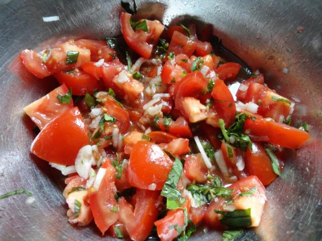 Tomatensalat selbst gemacht | Hochgeladen von: reg.