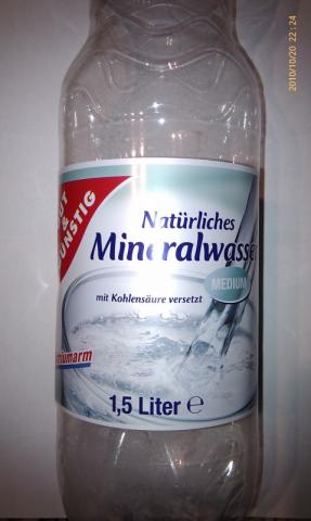 Fotos Und Bilder Von Mineralwasser Naturliches Mineralwasser Medium Gut Gunstig Fddb