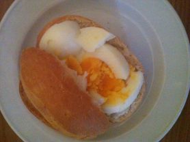Brötchen mit Butter und Ei | Hochgeladen von: krawalla1
