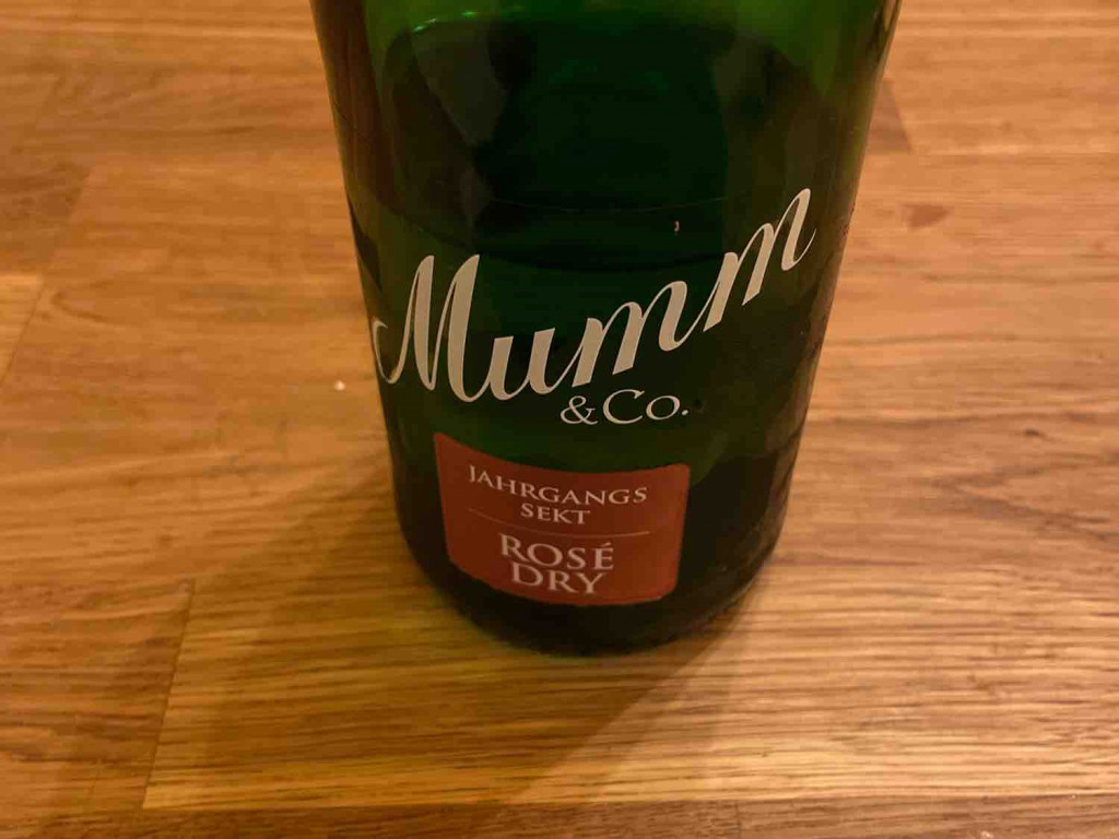 Mumm & Co. ROSÉ DRY, Jahrgangs Sekt von AlinaSofia | Hochgeladen von: AlinaSofia