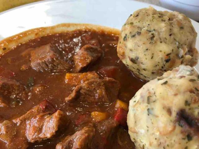 gulasch mit knödel von Rummel | Hochgeladen von: Rummel