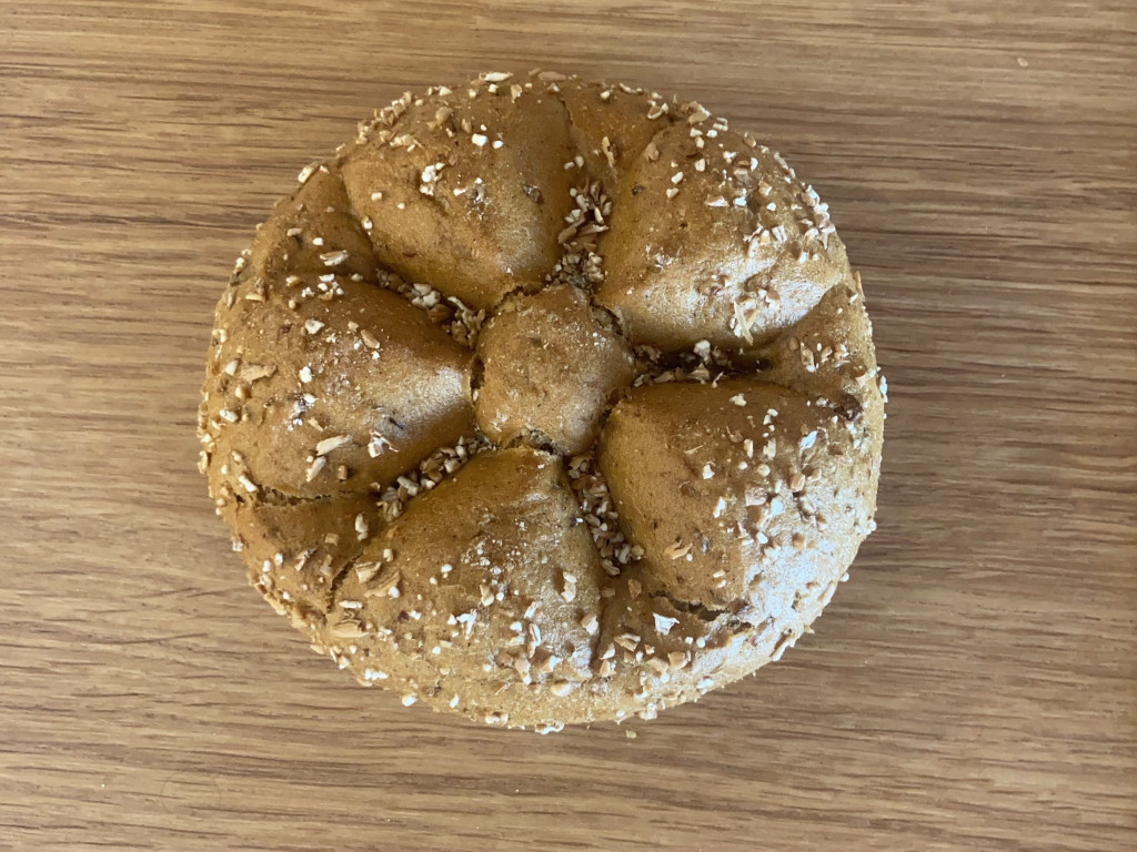 Hochgeladen von: ValentinaWei Hochgeladen von: ValentinaWei