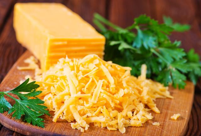 Cheddar, gerieben | Hochgeladen von: j.zels Cheddar, gerieben | Hochgeladen von: j.zels