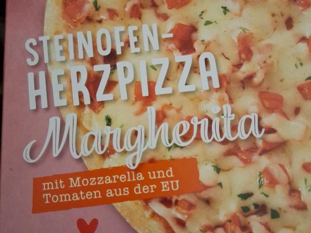 Steinofen-Herzpizza, Margherita by Merrore | Uploaded by: Merrore